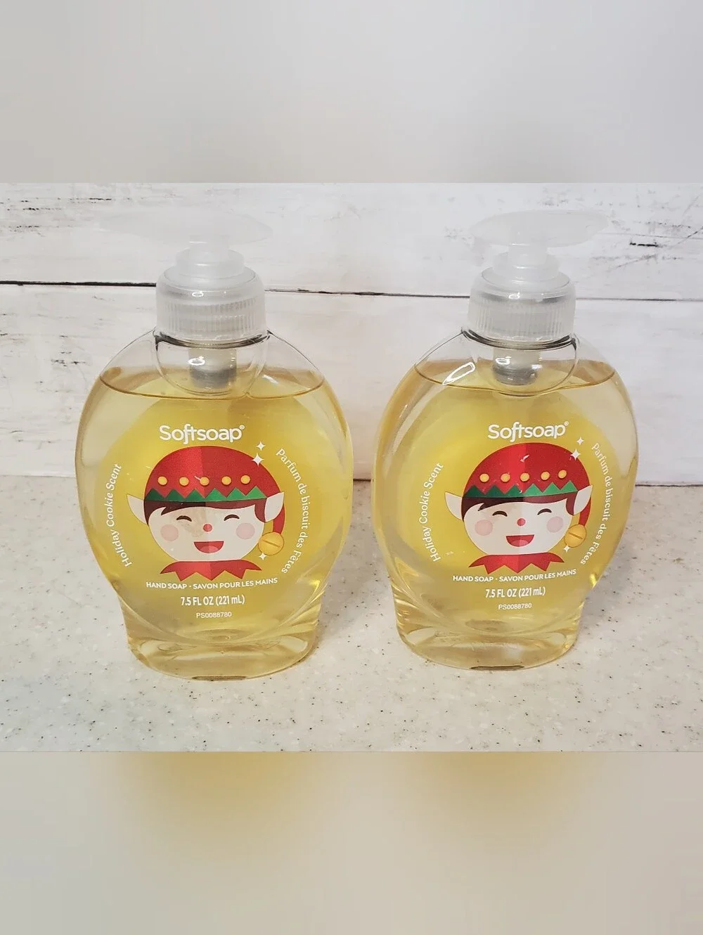2 Softsoap Holiday Cookie Scent Hand Soap 7.5 oz Limited Edition Christmas Elf